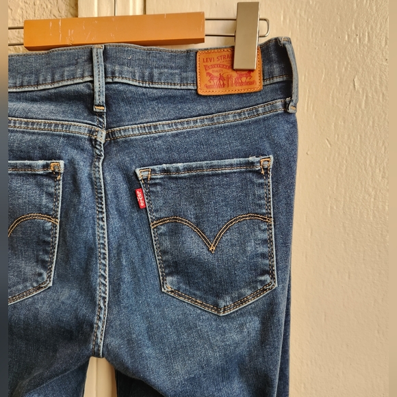 Levi's- 720 High Rise Super Skinny - Picture 7 of 9
